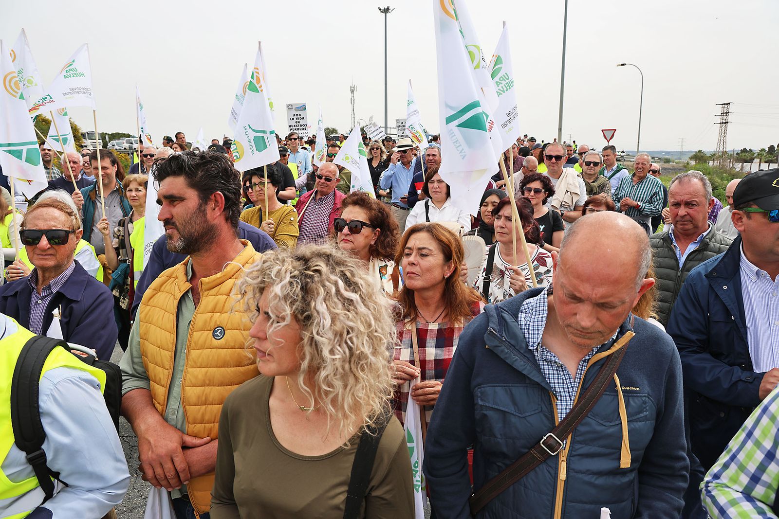 Imágenes de la multitudinaria tractorada de los agricultores en Huelva