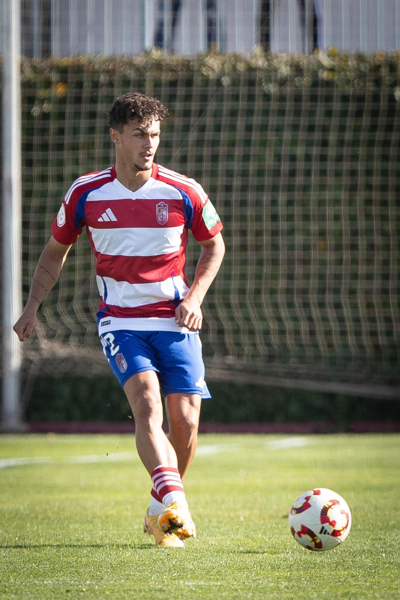 Las mejores imágenes del Recreativo Granada - Cádiz CF Mirandilla