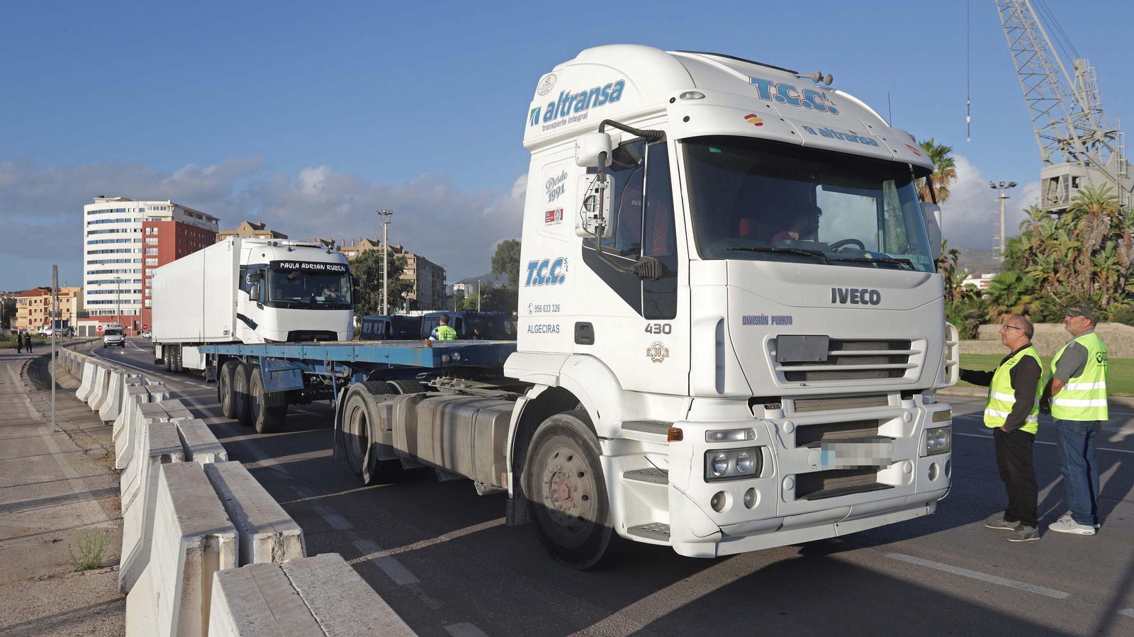 Fotos del paro de camioneros en el puerto de Algeciras