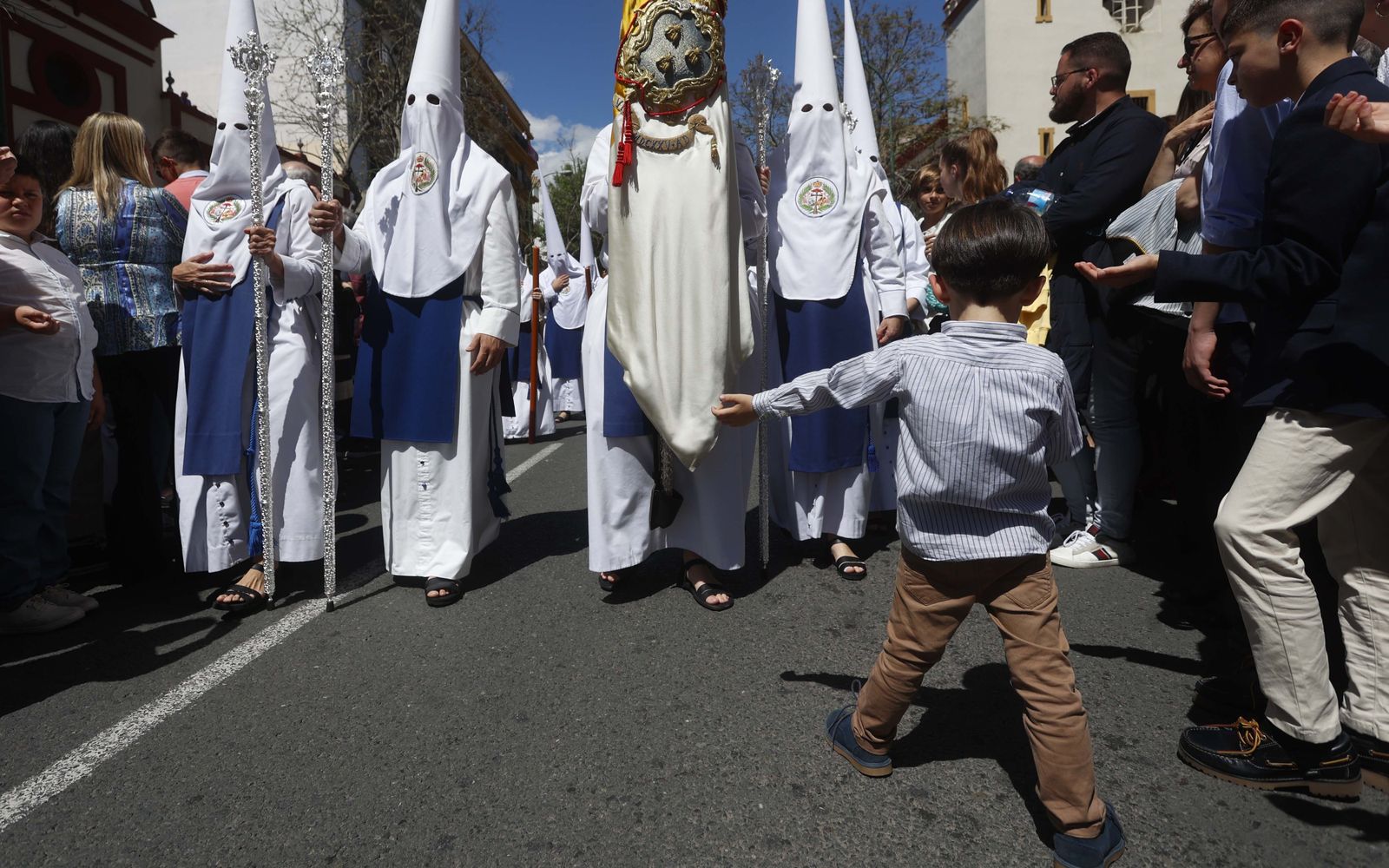 Imágenes de la salida de la hermandad de Los Negritos