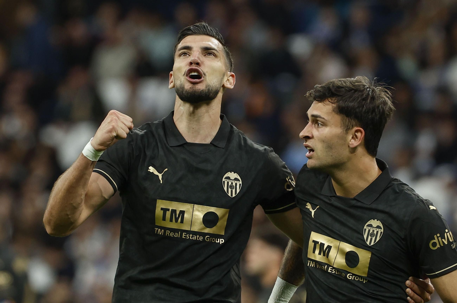 Rafa Mir y Hugo Duro celebran el 1-2 que lograron contra el Real Madrid.