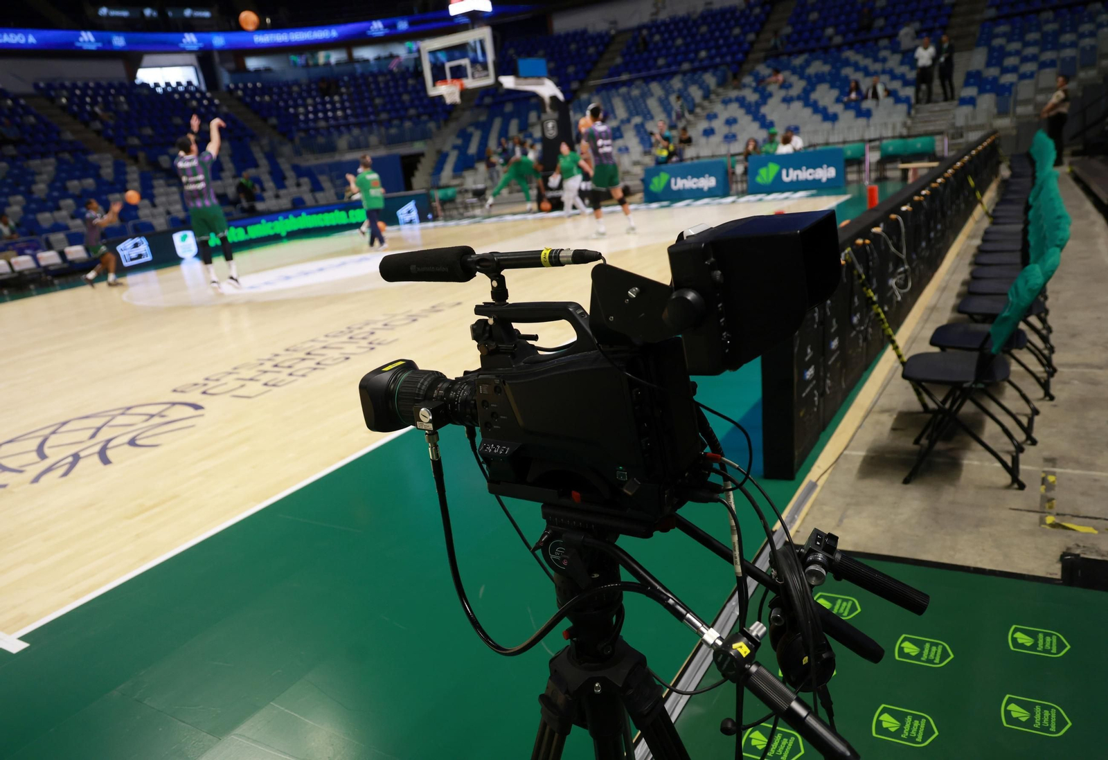 Búscate en las gradas del Carpena en el Unicaja-Reggiana de BCL