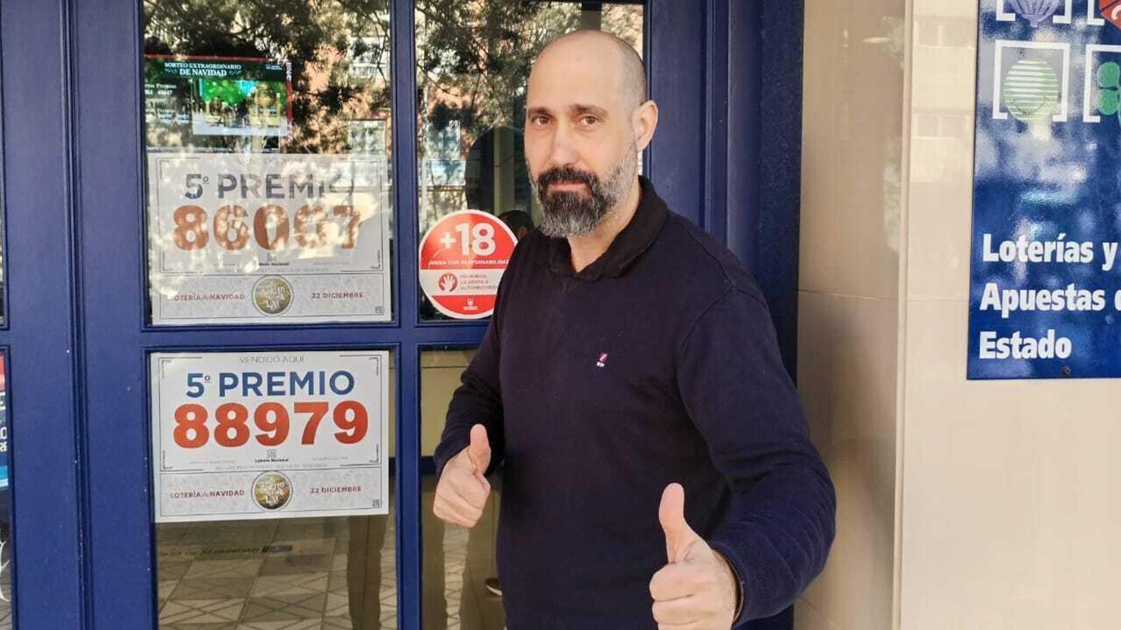 Miguel León ha repartido dos quintos premios en Roquetas de Mar