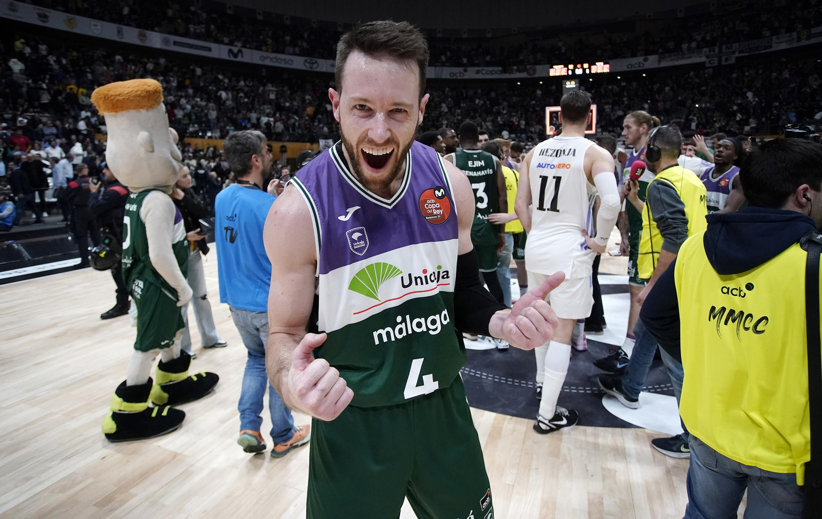 La plantilla del Unicaja celebra el pase a la final, en imágenes