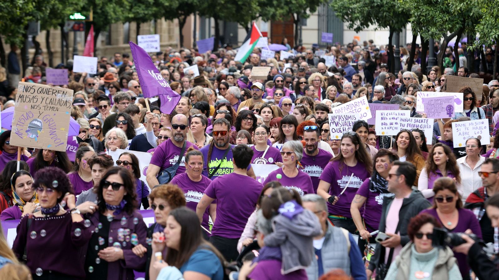Imágenes de la manifestación en Jerez por el Día Internacional de las Mujeres