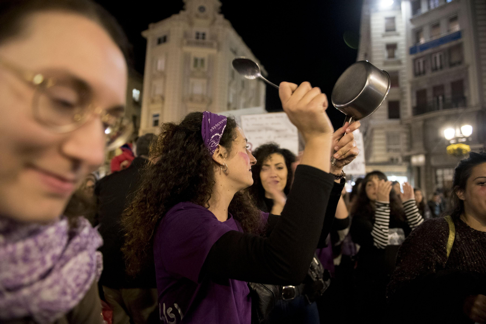 Granada se tiñe de morado con la ola feminista