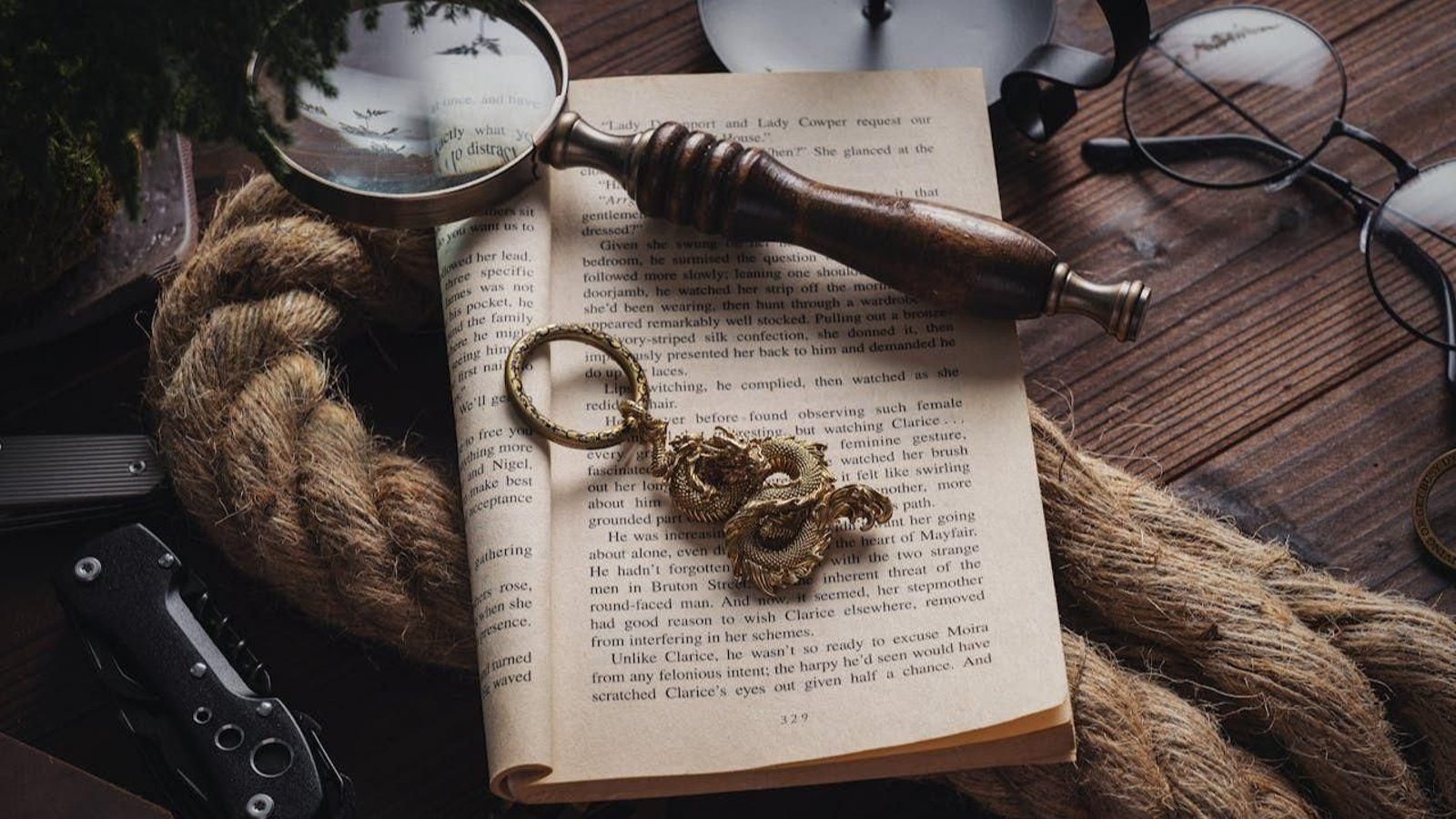 Resuelve el misterio de un asesinato y encuentra la reliquia de Jade antes de que sea demasiado tarde.