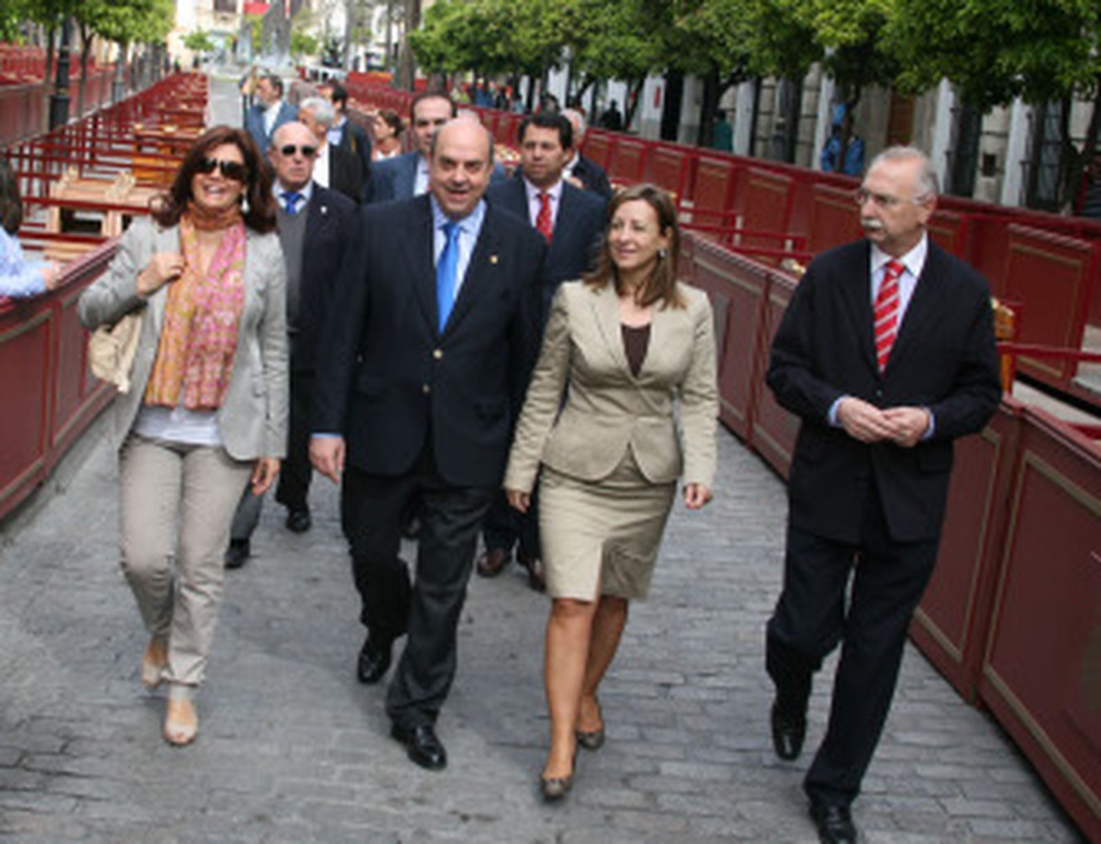 La alcaldesa ve "mejorables" los palcos y abre la puerta a cambios