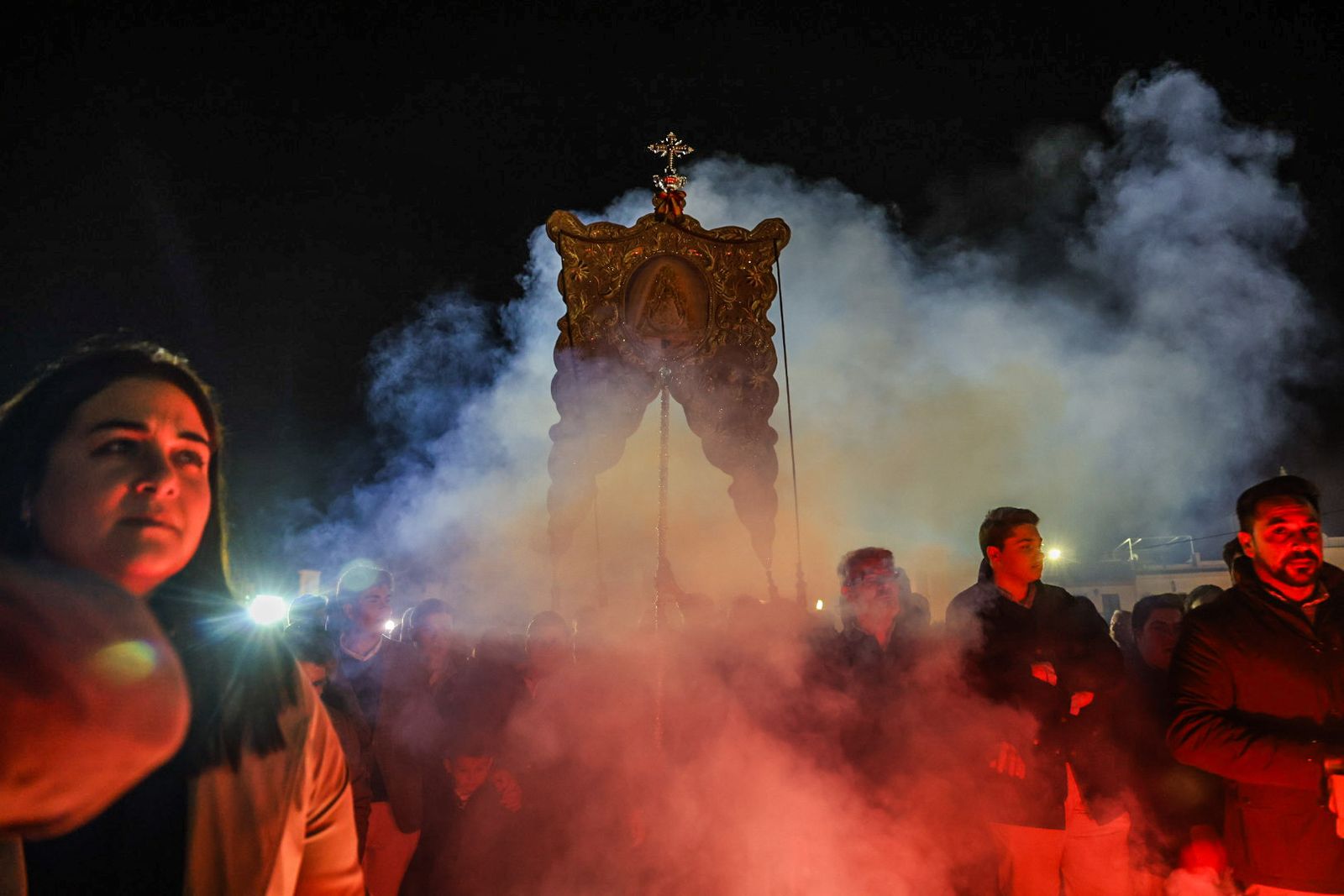 Fotografías de ambiente y del rezo del Rosario por el entorno de la Ermita de la Virgen del Rocío con motivo de la Candelaria