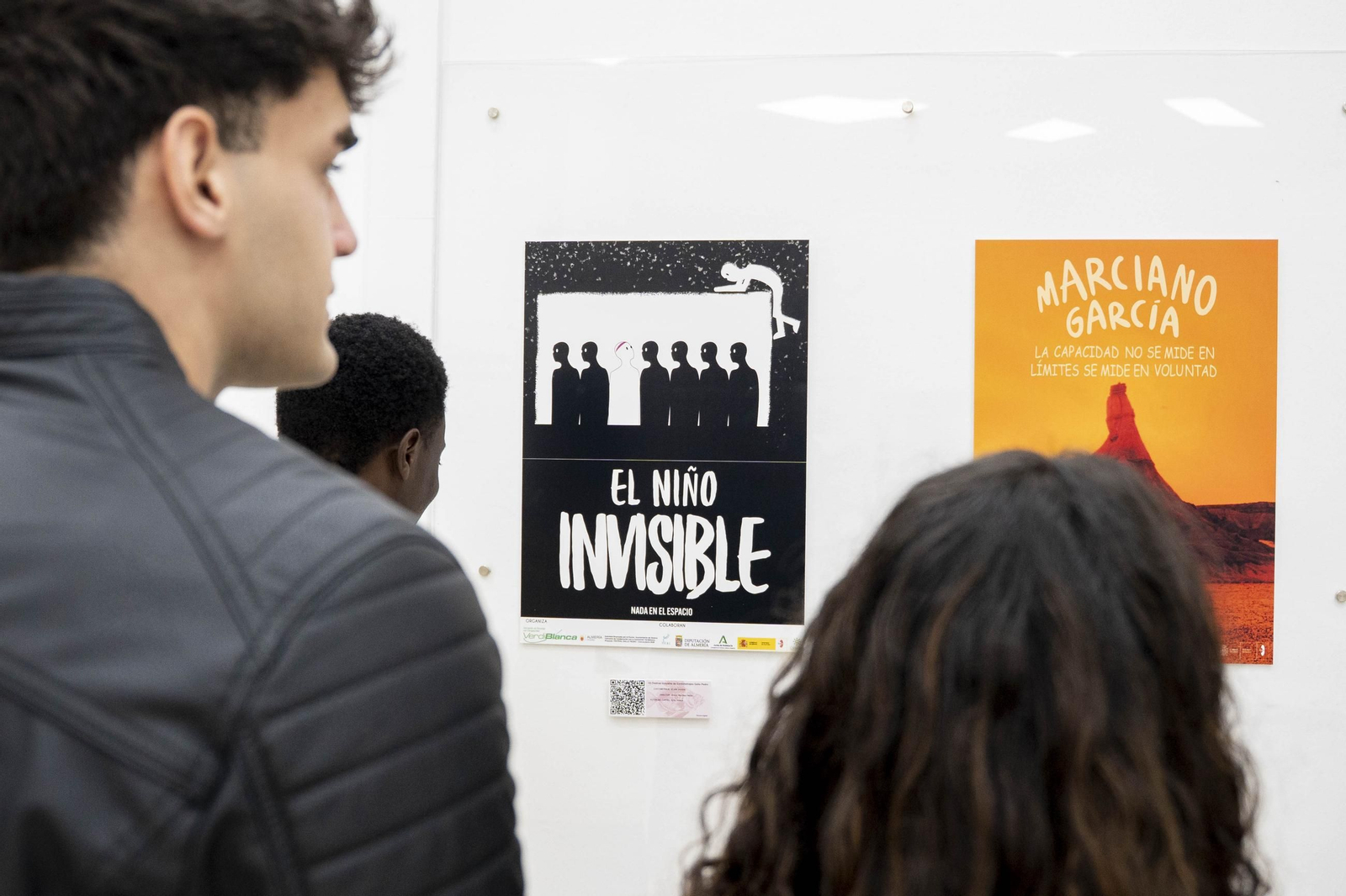 Las imágenes de la exposición "Carteles para un Gallo Pedro"