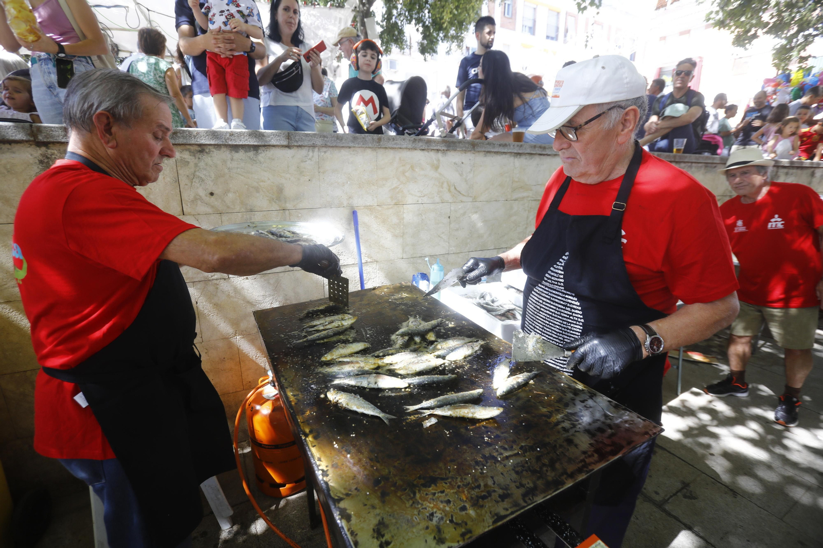 Las mejores imágenes de la Velá de la Fuensanta: campanitas, sardinas y agua milagrosa
