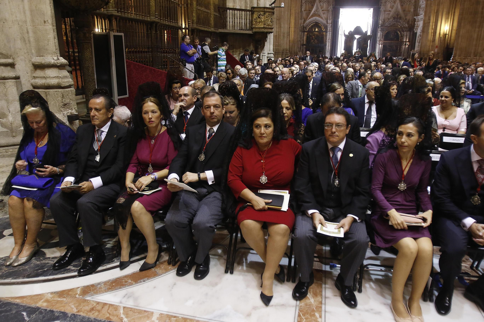 La coronación y el regreso de la Virgen de la Salud, en imágenes