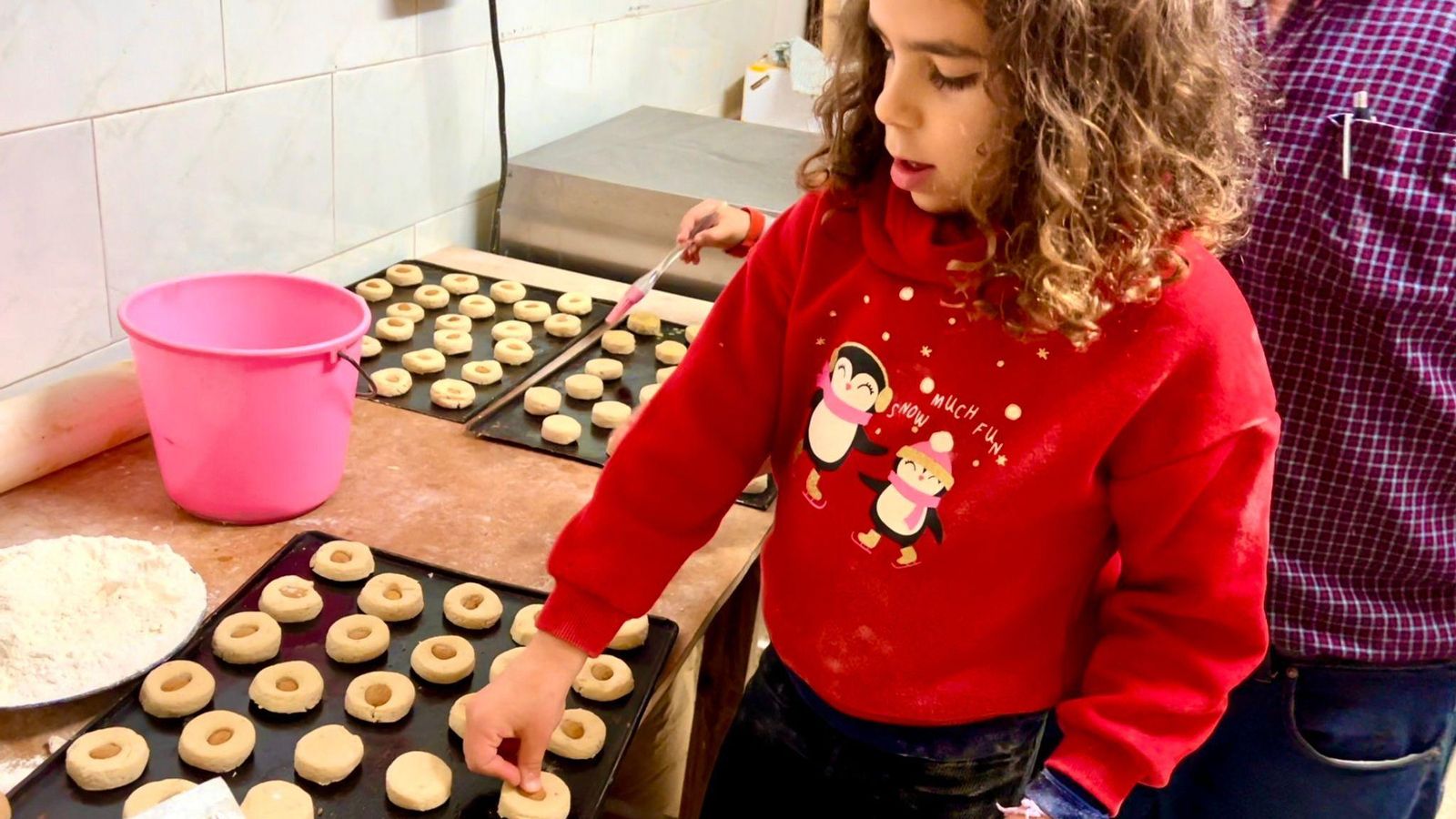 De distintas formas y tamaños, con almendra vista o picada, los pequeños disfrutan antes y durante la Navidad con este tipo de gastronomía