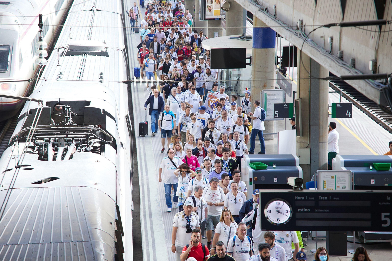 Las fotos de aficionados de Real Madrid y Osasuna el día de la final de Copa en Sevilla