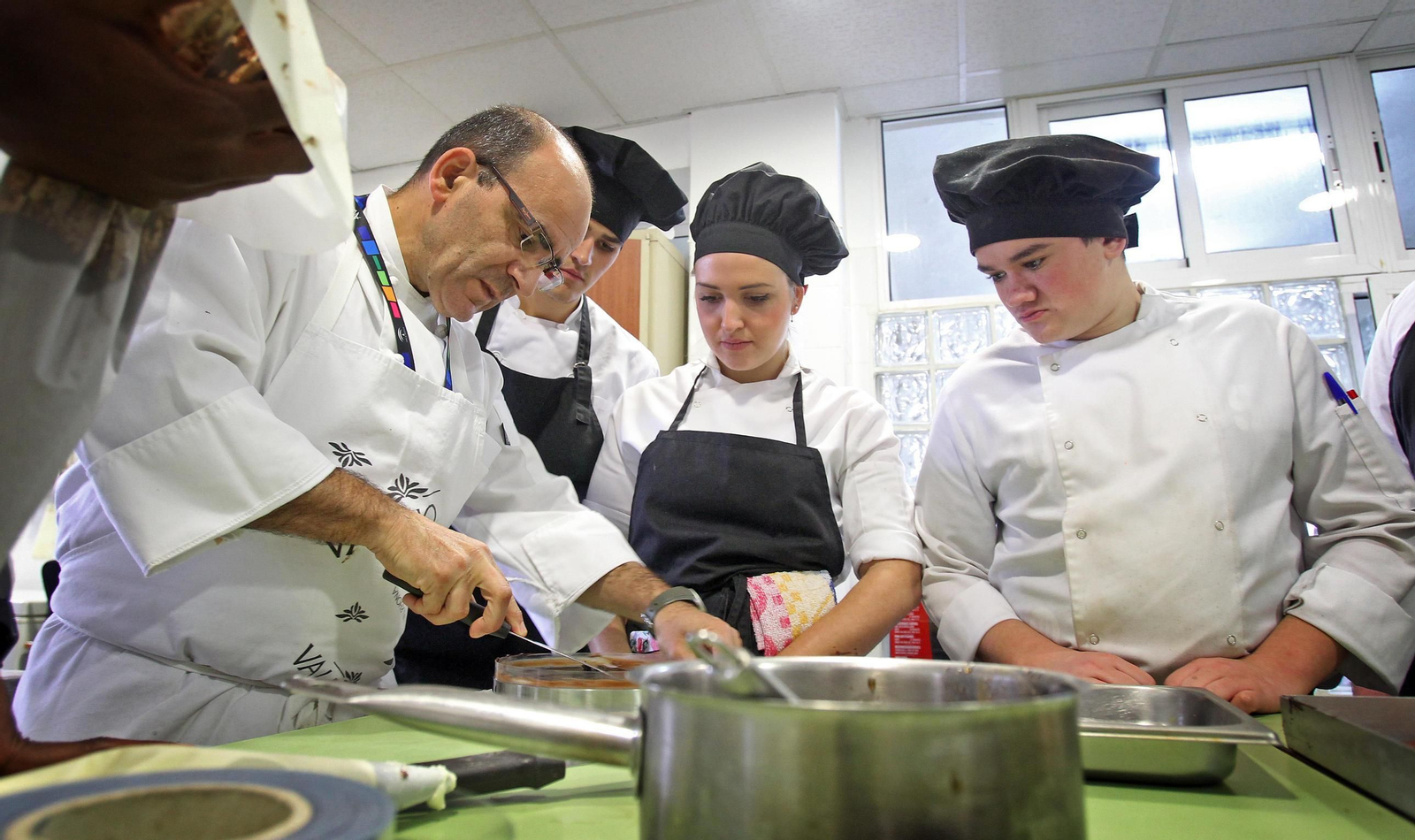 Una imagen de archivo del grado medio del IES Lola Flores.