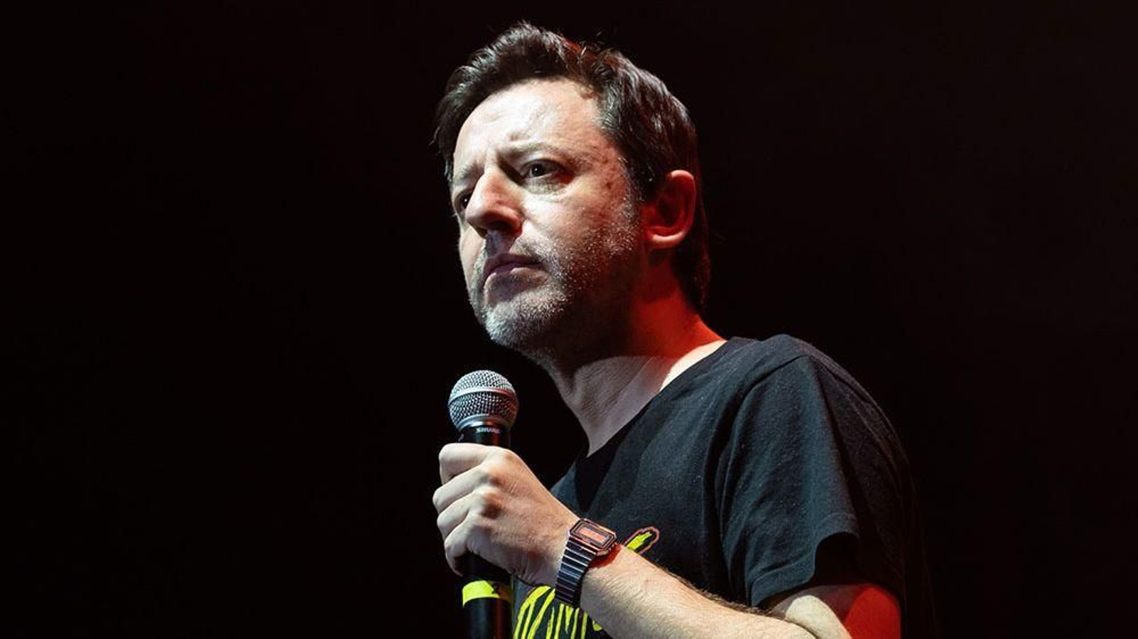 La autocrítica lleva al terreno del humor es la clave de su nuevo espectáculo.