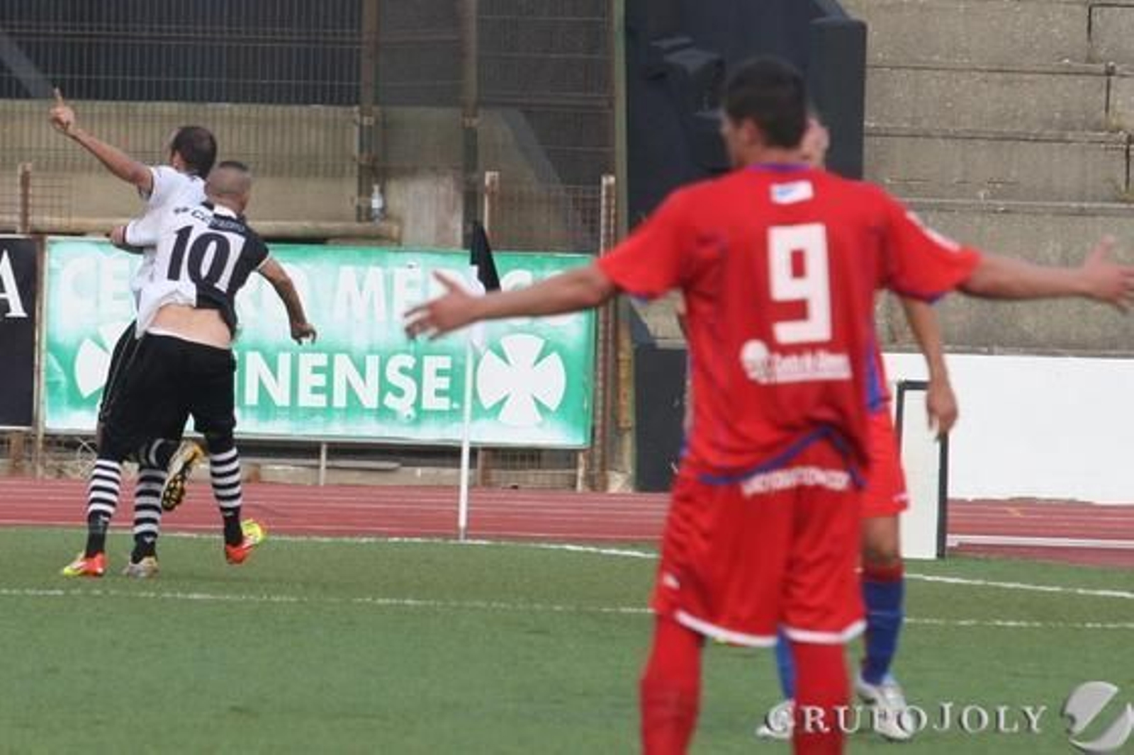 La Balona certifica su segunda posición tras el 2-0 para los blanquinegros.

Foto: Paco Guerrero