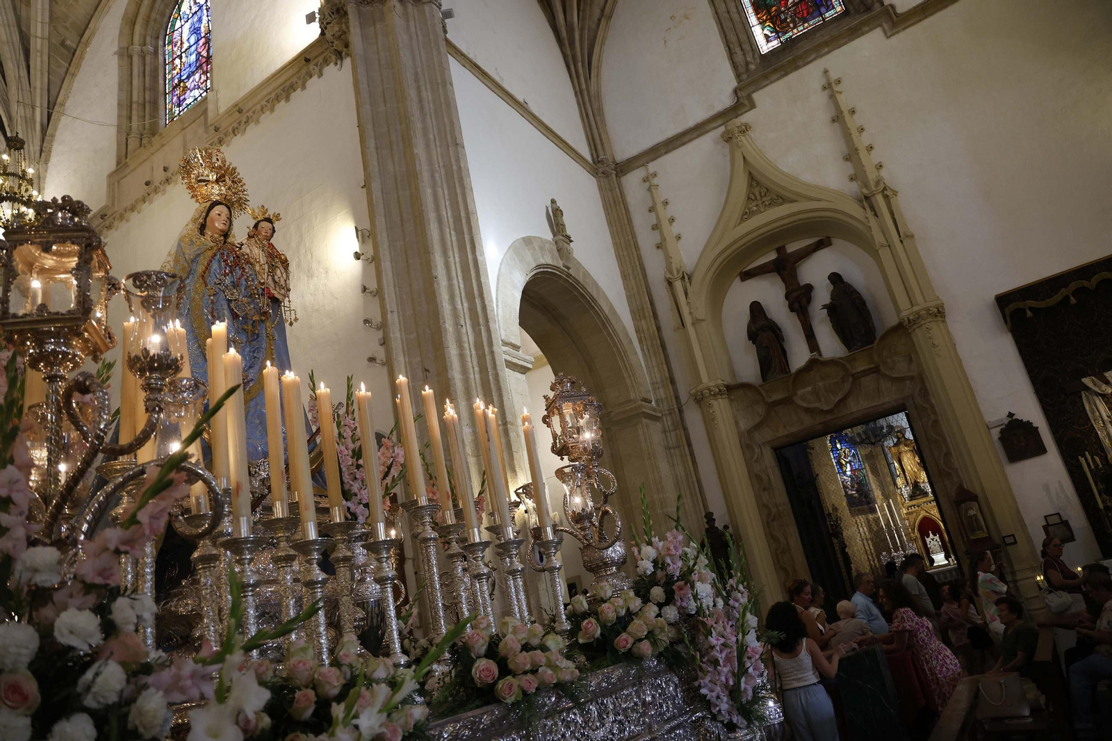 Las fotos del paso bajo el manto de la Virgen de la Luz de Tarifa