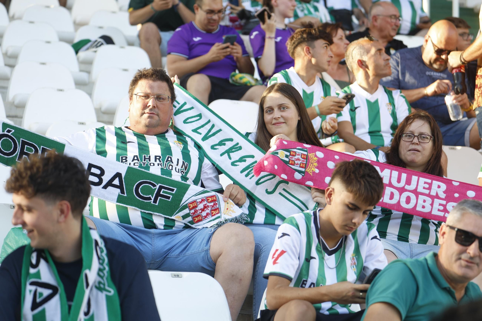 Las mejores fotos del ambiente en El Arcángel para el Córdoba CF - Real Betis