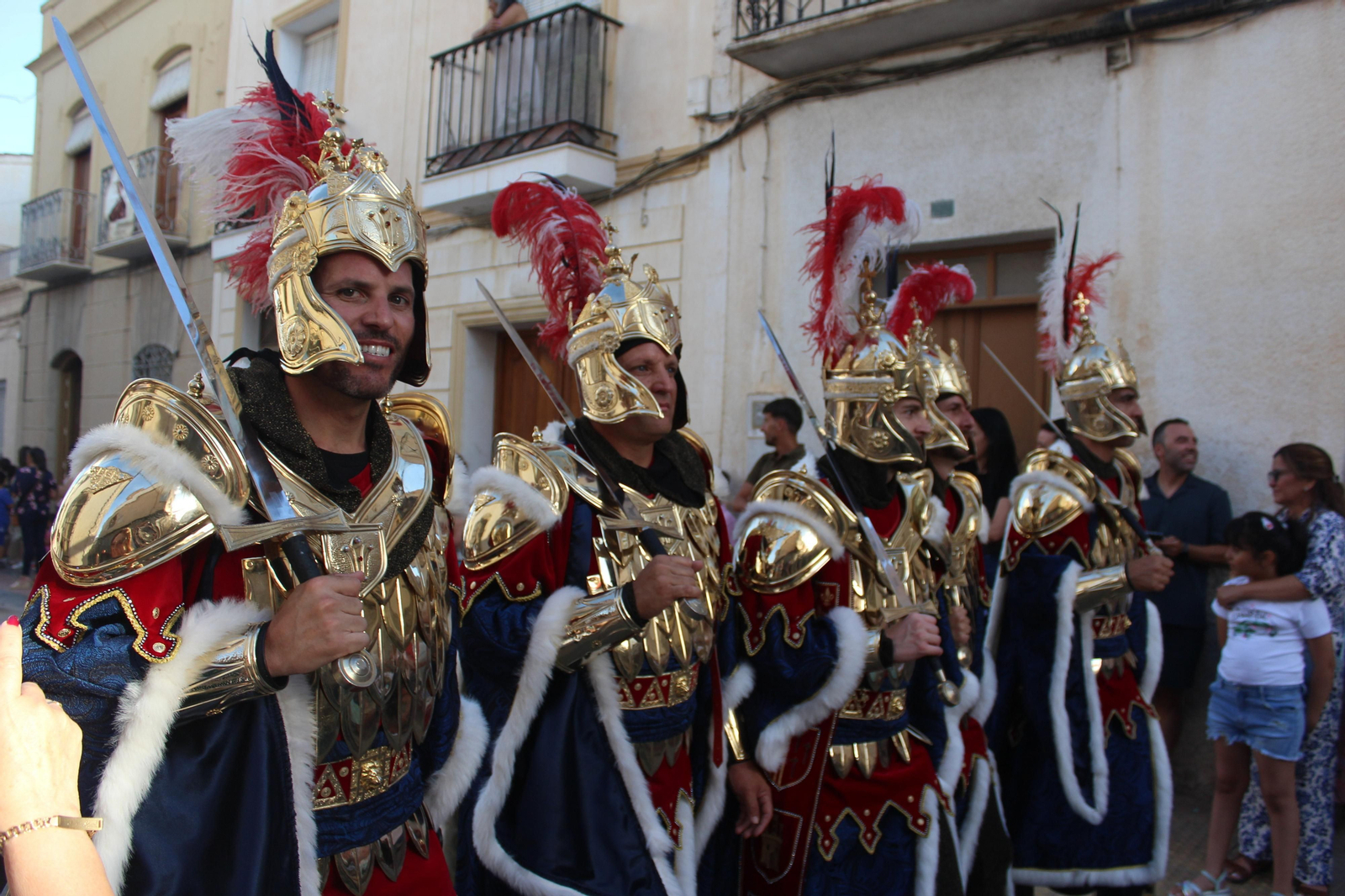 El desfile de Moros y Cristianos de Vera, en imágenes