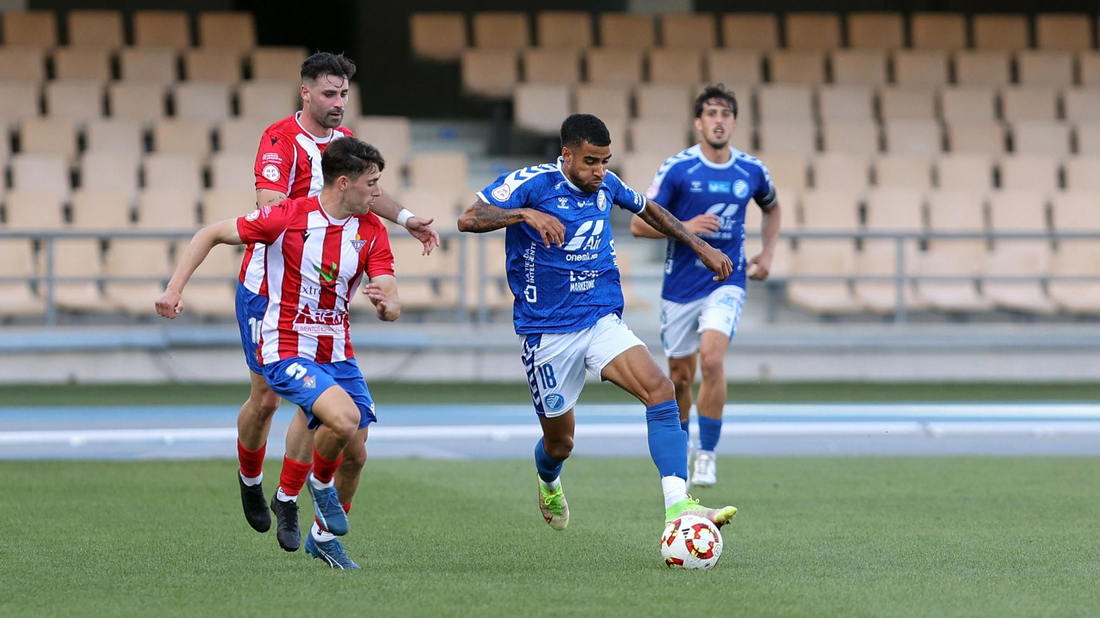 Imágenes del Xerez DFC contra el Don Benito en Chapín