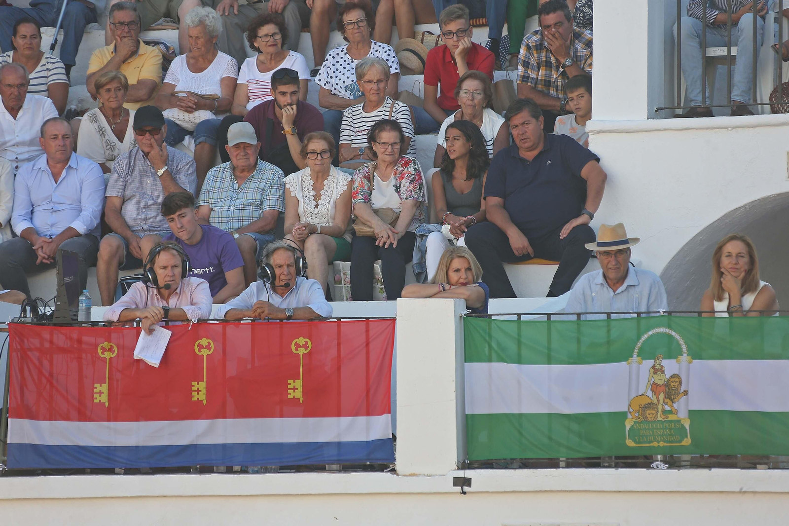 Búscate durante la corrida de reapertura de la plaza de toros de Tarifa