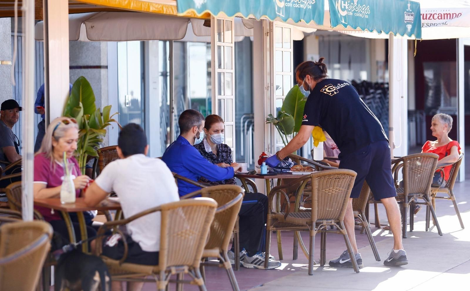 Desescalada en Málaga: Vuelven las terrazas a Rincón de la Victoria