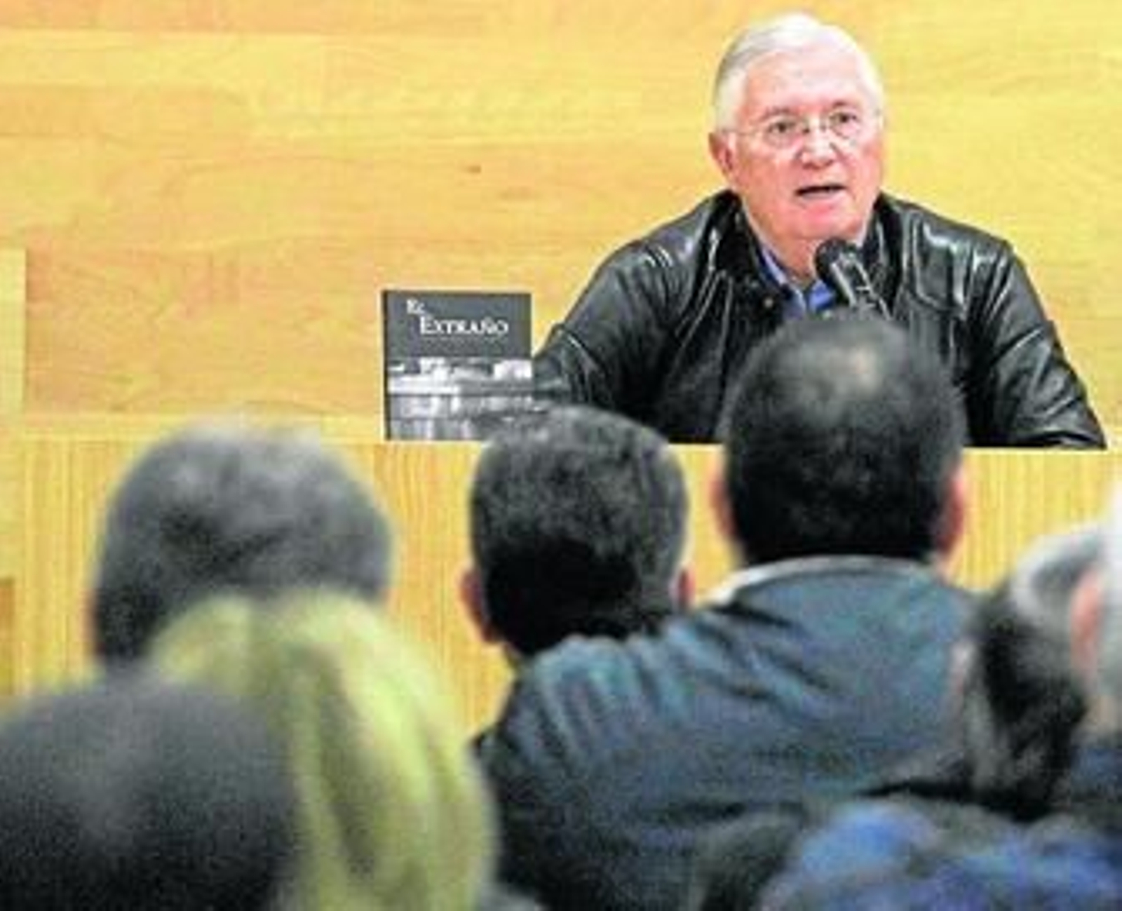 Francisco García Corral, ayer durante la presentación de su novela.