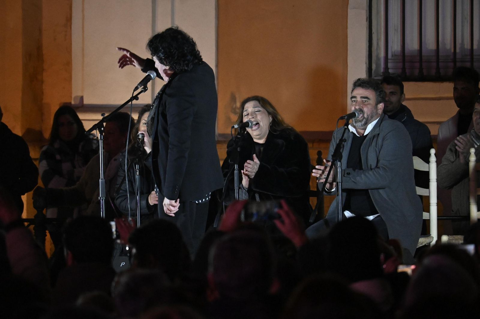 Imágenes de la zambomba en la Plaza de La Merced