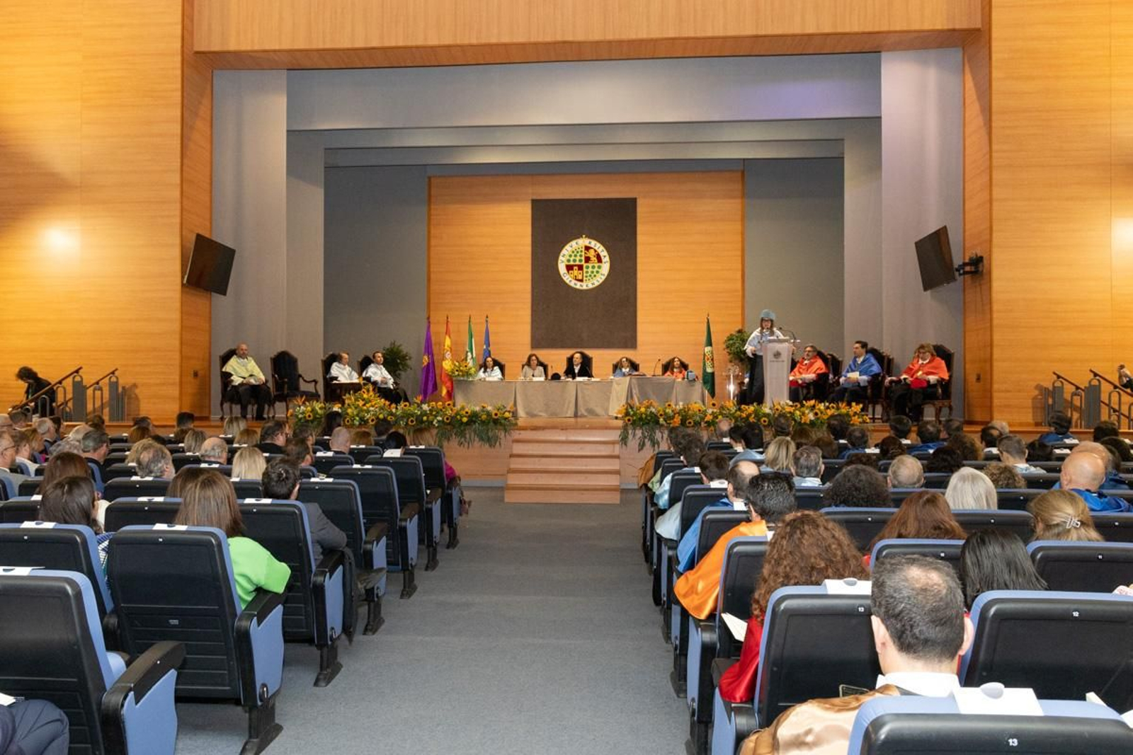 Investidura de Rafael Martos Sánchez, Raphael, como Doctor Honoris Causa por la Universidad de Jaén