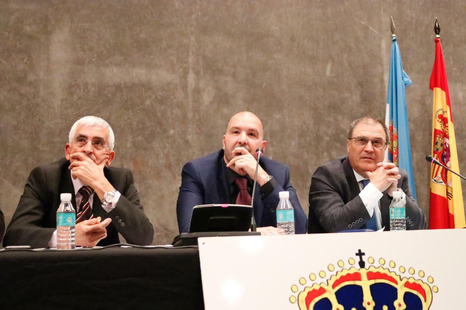 Paco Gavilán, Raffaele Pandalone y Mario Galán, en la asamblea del pasado mes de febrero