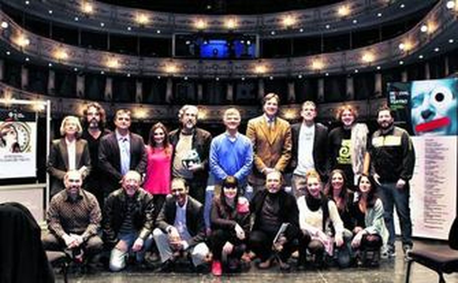 Presentación del 'Off' del Festival de Teatro y de otros espectáculos, ayer, en el escenario del Cervantes.