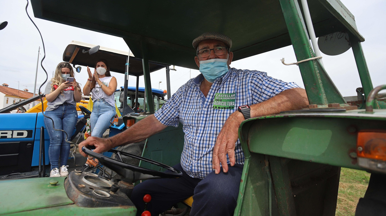 Fotos de la tractorada contra las fotovoltaicas en Castellar