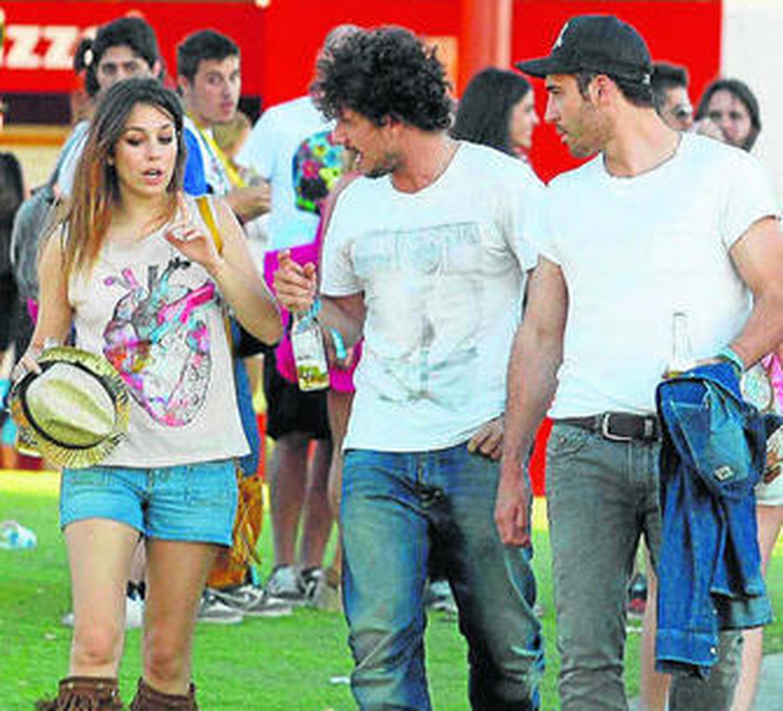 Blanca y 'El Duque' pasean un 'look' muy rockero'