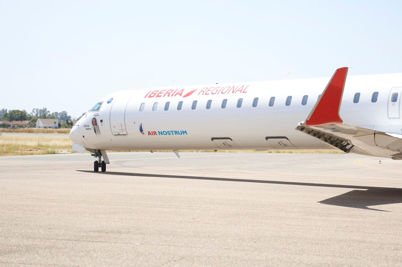Los primeros vuelos comerciales en el aeropuerto de Córdoba, en fotografías