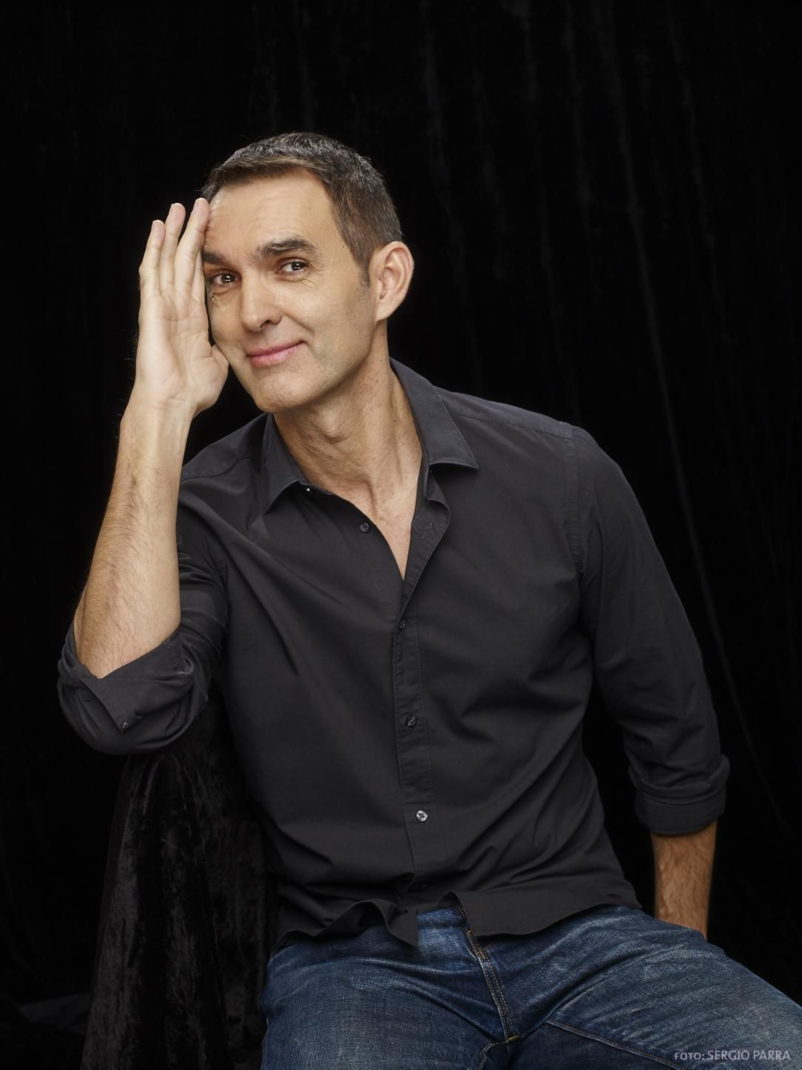 Otra foto del dramaturgo