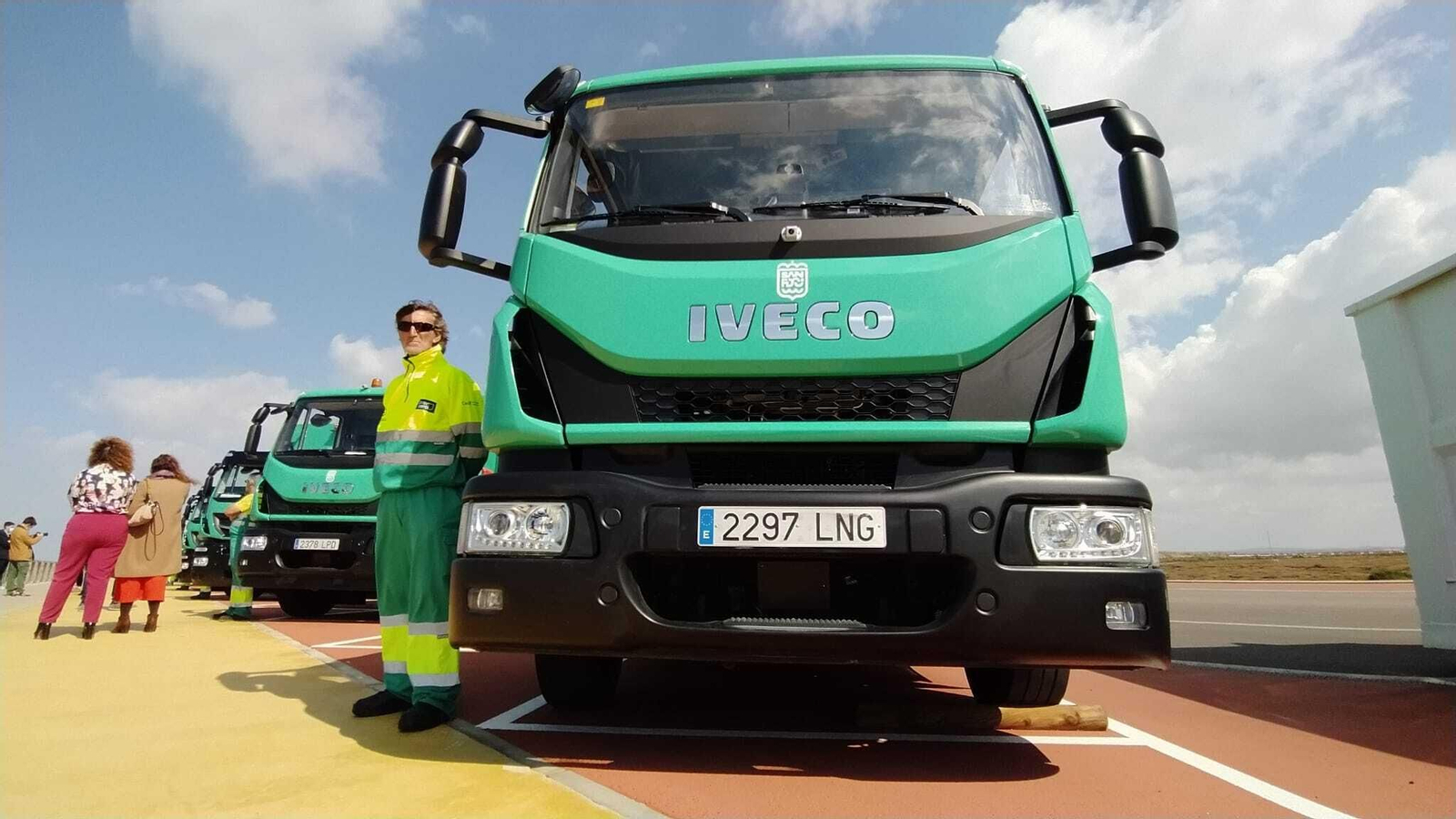 Presentada la nueva flota de vehículos de los servicios de limpieza en San Fernando