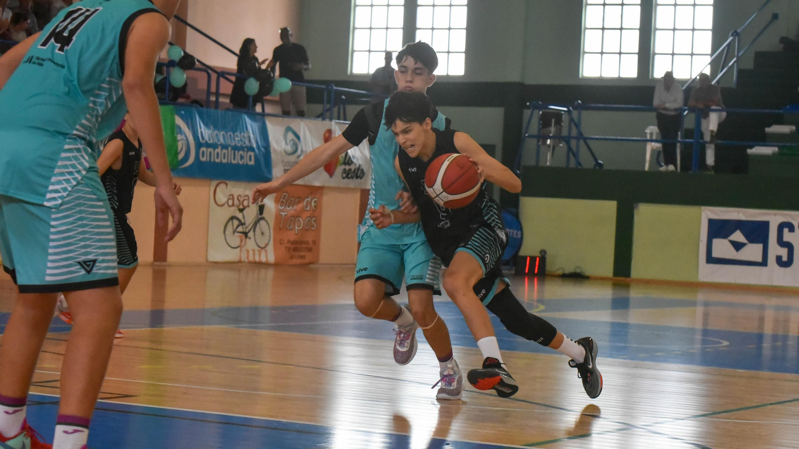 Las fotos de la tercera jornada del Andaluz infantil masculino de baloncesto en La Línea