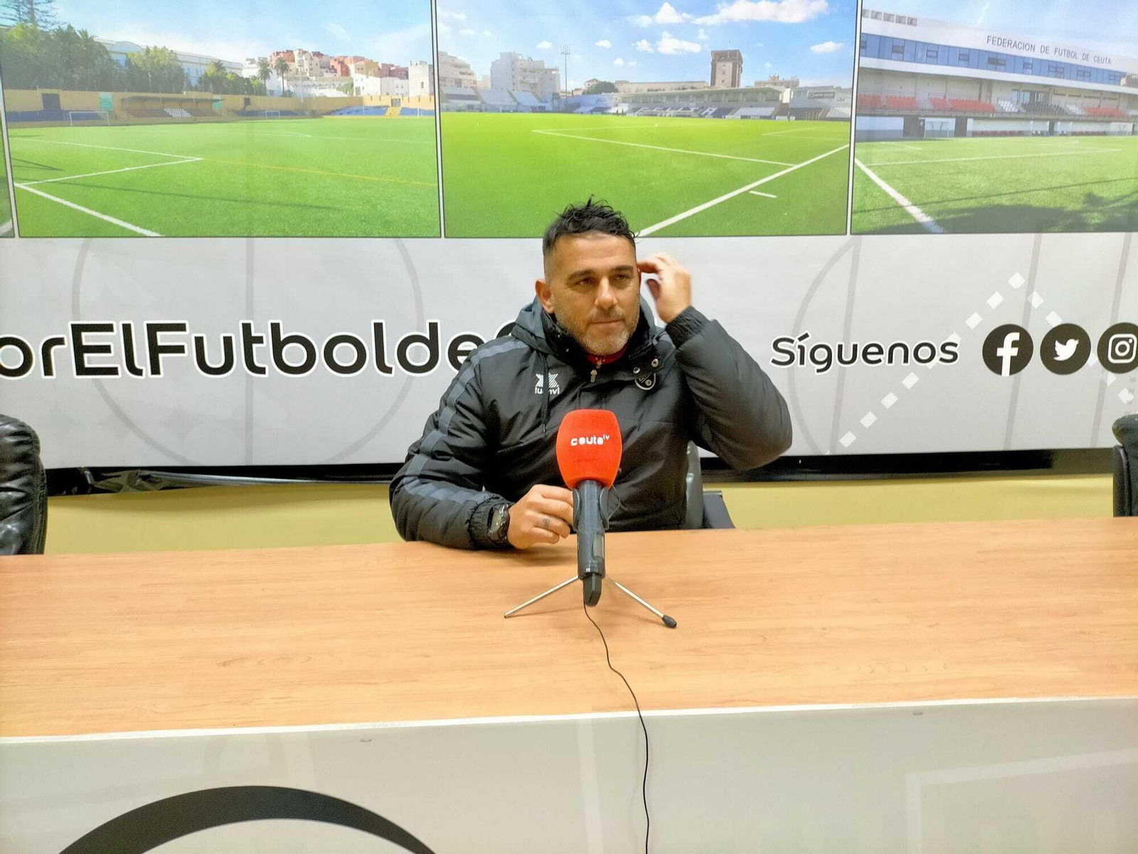 Fajardo, en la sala de prensa del Alfonso Mrurube tras el empate ante el Ceuta B.