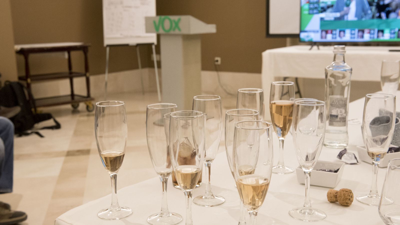 Voz brindó con champán en su sede en el Hotel Granada Palace de Monachil.