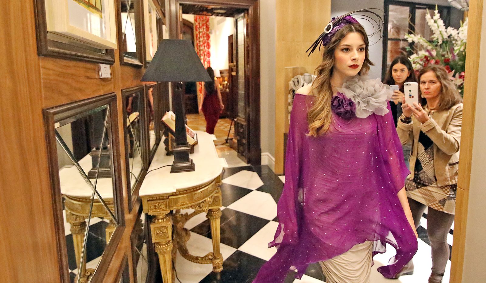 Ángeles Verano presenta su nueva colección en el 'Hotel Casa Palacio María Luisa'