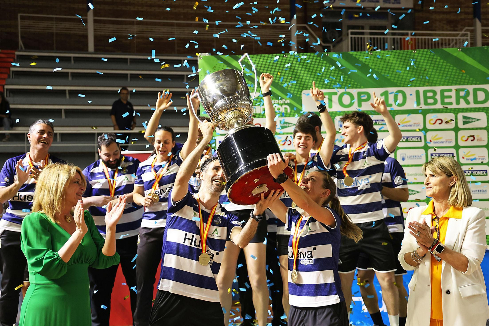 Imágenes de la final de liga de bádminton entre el IES La Orden y La RInconada