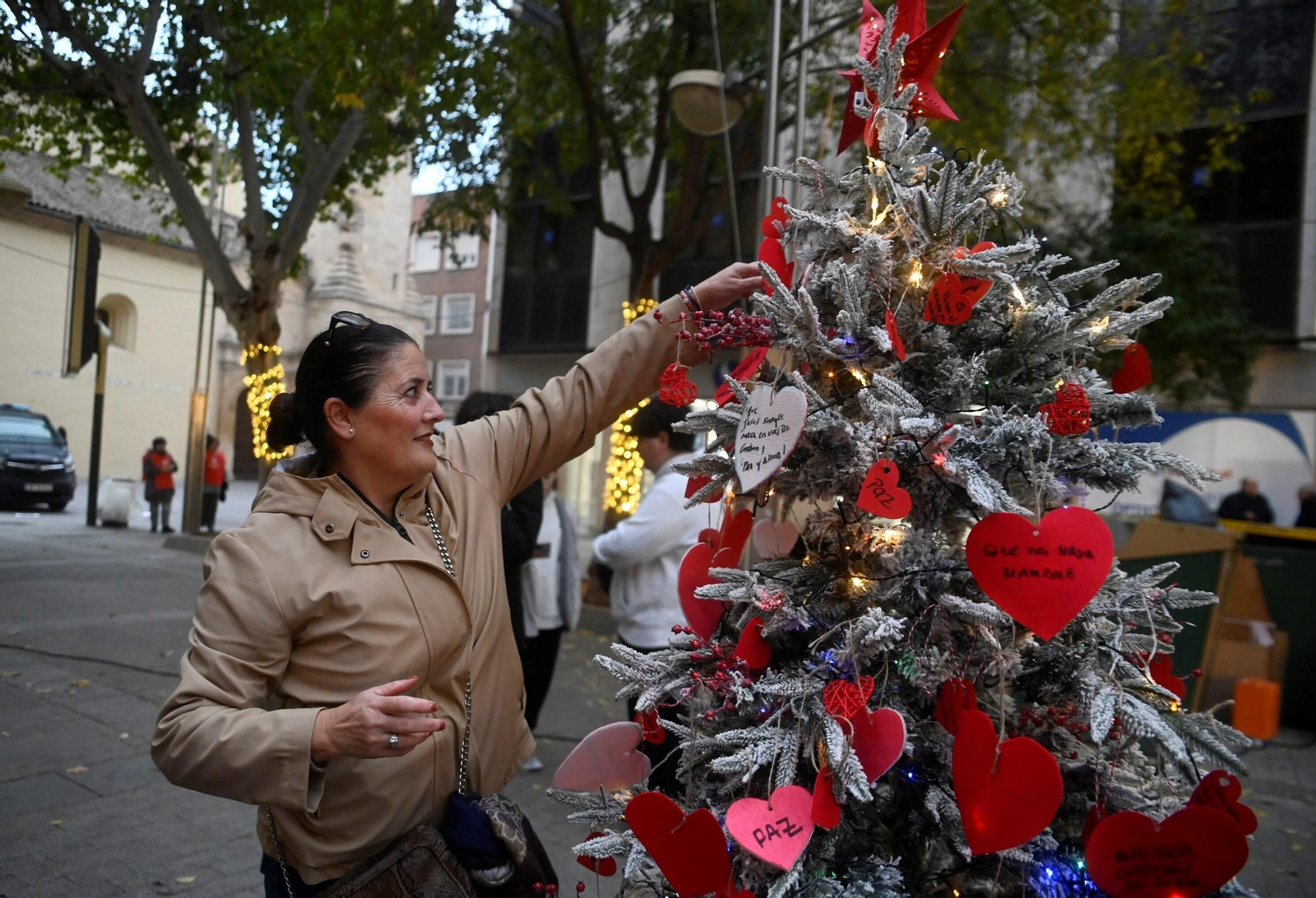 El árbol solidario de Cáritas en Córdoba