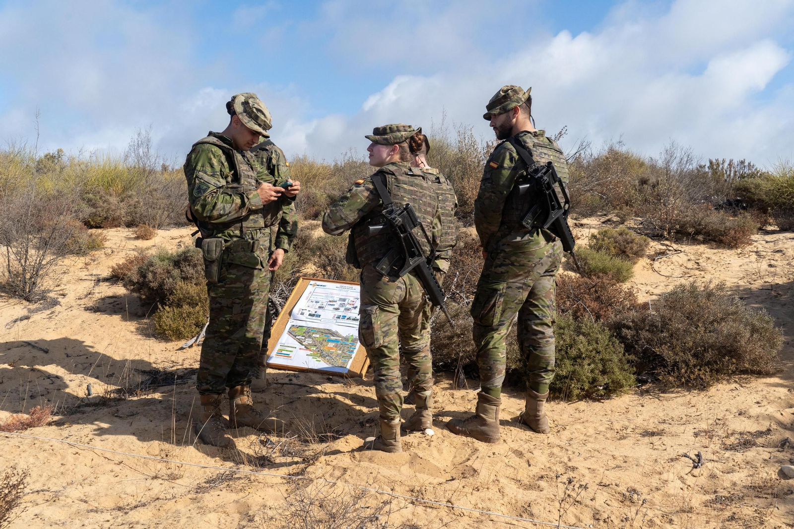 Las espectaculares imágenes del `Atlas 25´, ensayo militar contra drones en Huelva