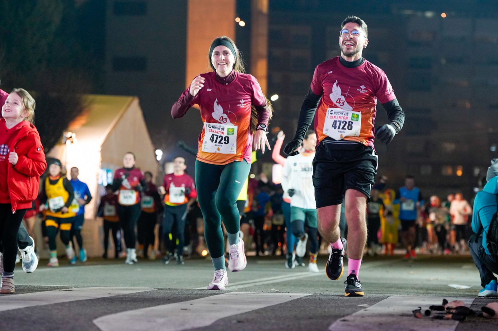 En imágenes: búscate en tu llegada a meta de la Carrera de San Antón 2026 (19)