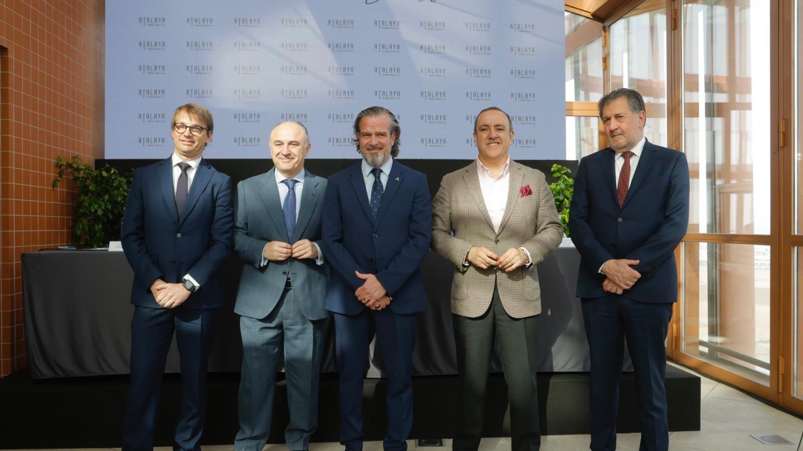 Jordi Soldevila, Juan Ignacio Zafra, Victor Manuel Gonzalez y Amancio López en la presentación del nuevo espectáculo lumínico Torre Sevilla