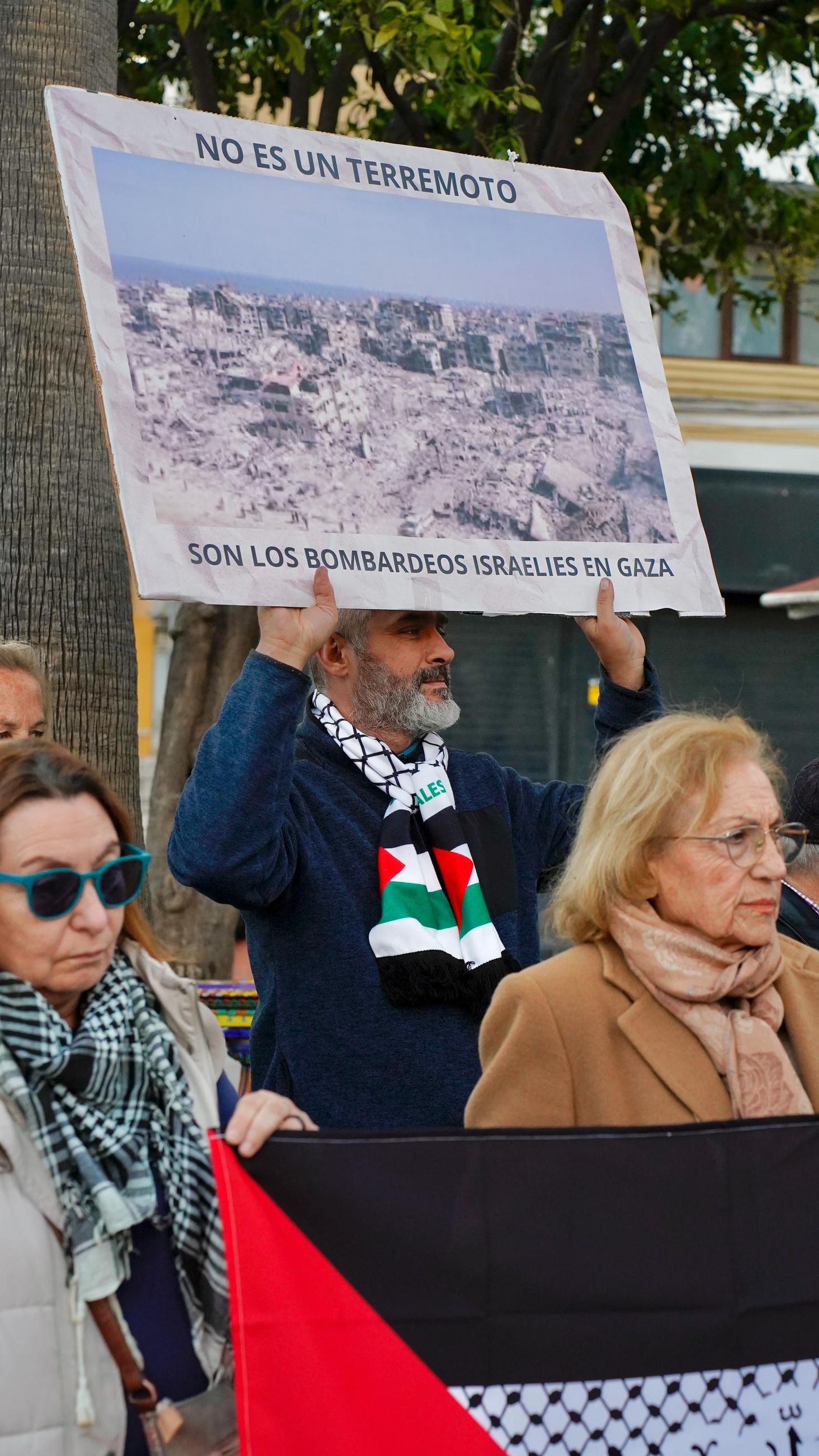 Fotos de la concentración en Algeciras en apoyo a Palestina