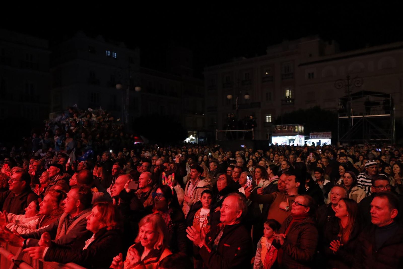 Cortejo, acto y quema del Dios Momo del Carnaval de Cádiz 2026