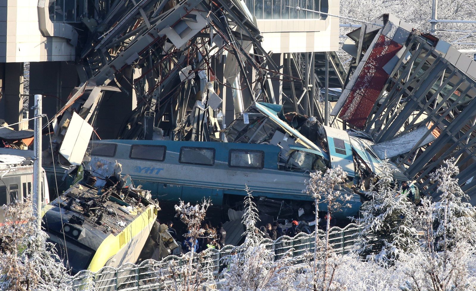 Las imágenes del accidente ferroviario de Ankara