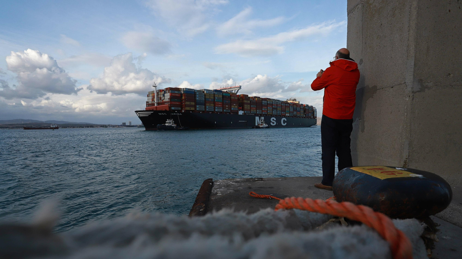 Llegada del MSC Arina al puerto de Algeciras.